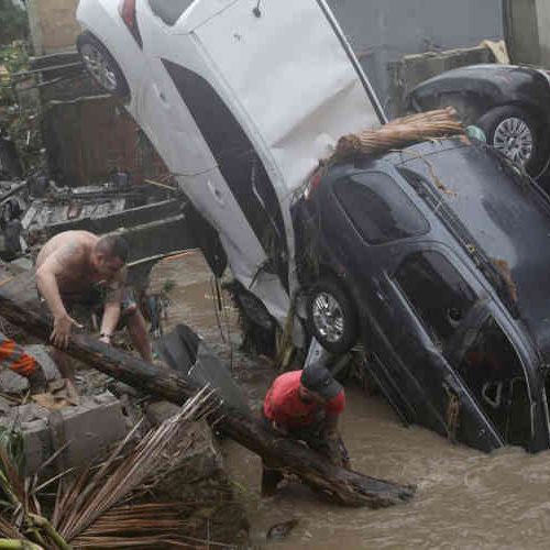 Chuvas deixaram 5 mil desabrigados e desalojados no Rio de Janeiro. Foto: Ricardo Moraes/ Reuters